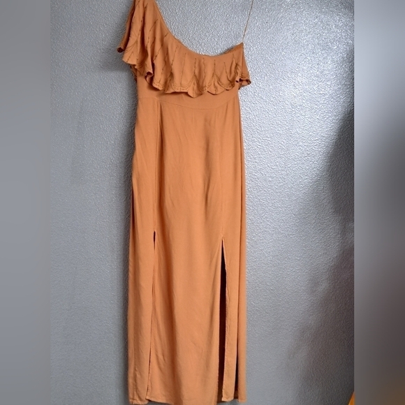 Honey Belle Mustard One Shoulder With Ruffled Sleeve Maxi Dress  Size L - Picture 5 of 7